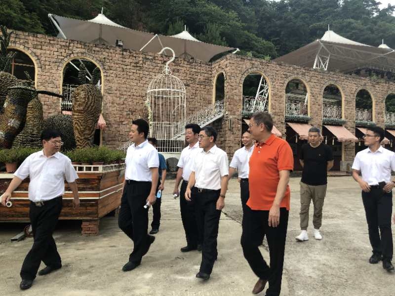 粤北的“瑞士旅游小镇”-----丹霞灵溪(图1)